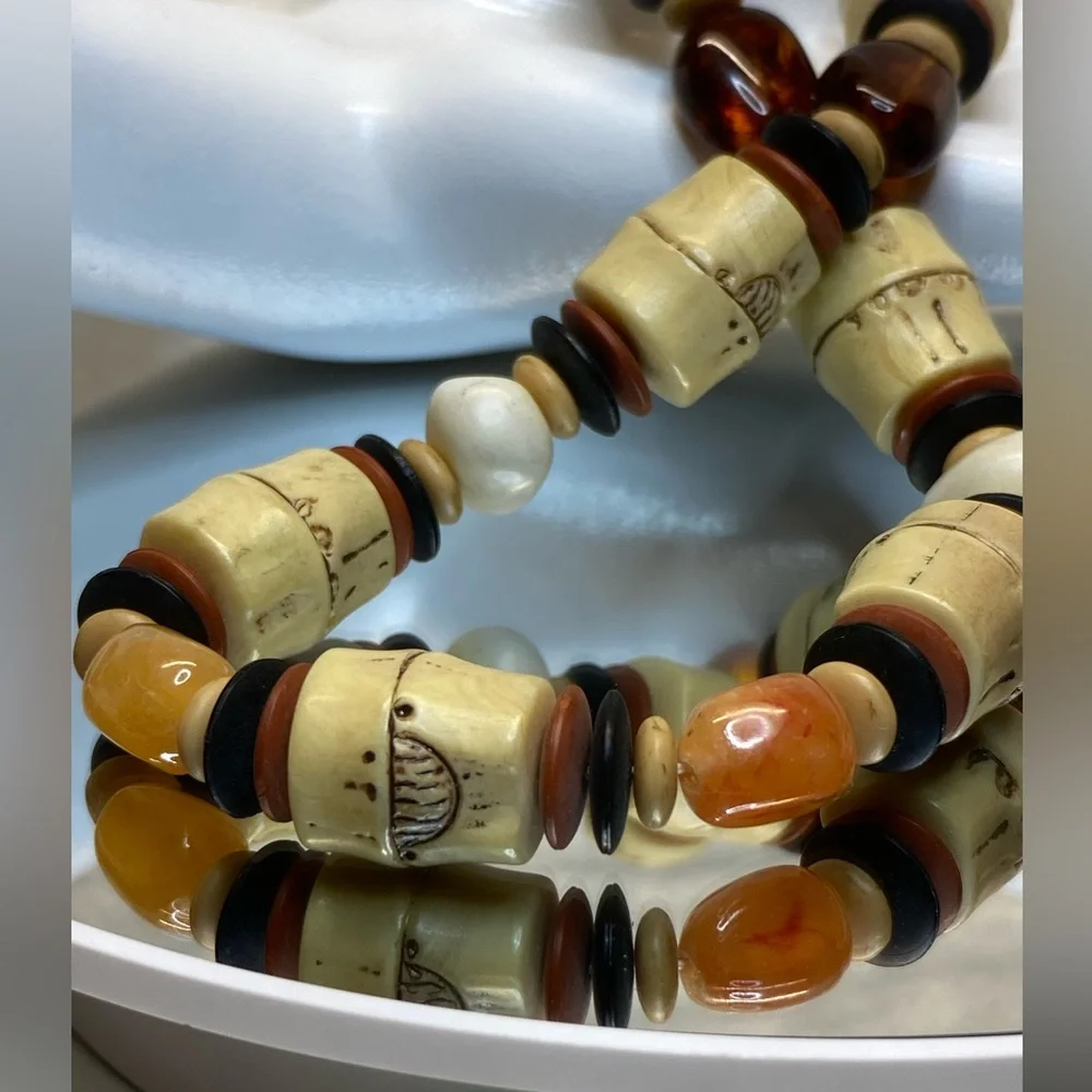 Vintage Tribal Mixed Media Choker Necklace Amber Wood Bone and Acrylic Beads 15” - Picture 4 of 13